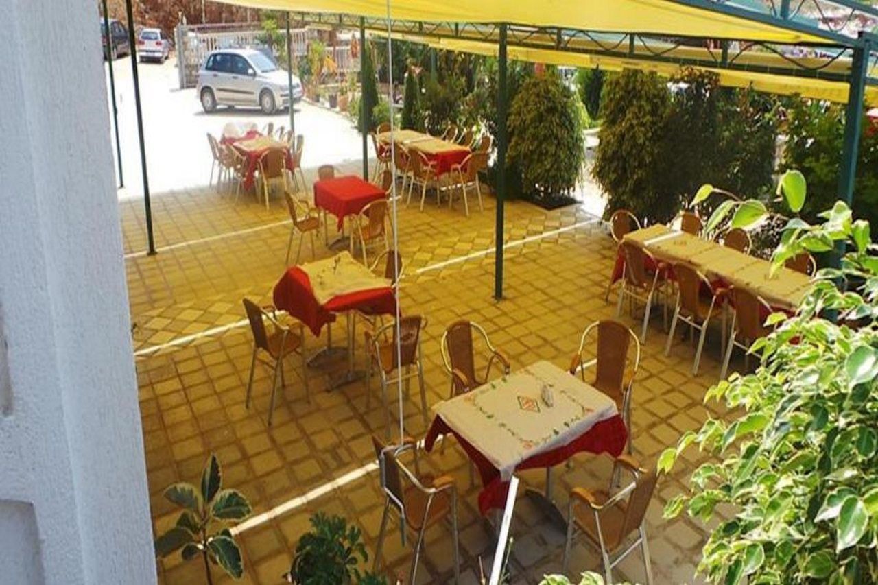 Mucobega Hotel Sarandë Exterior foto